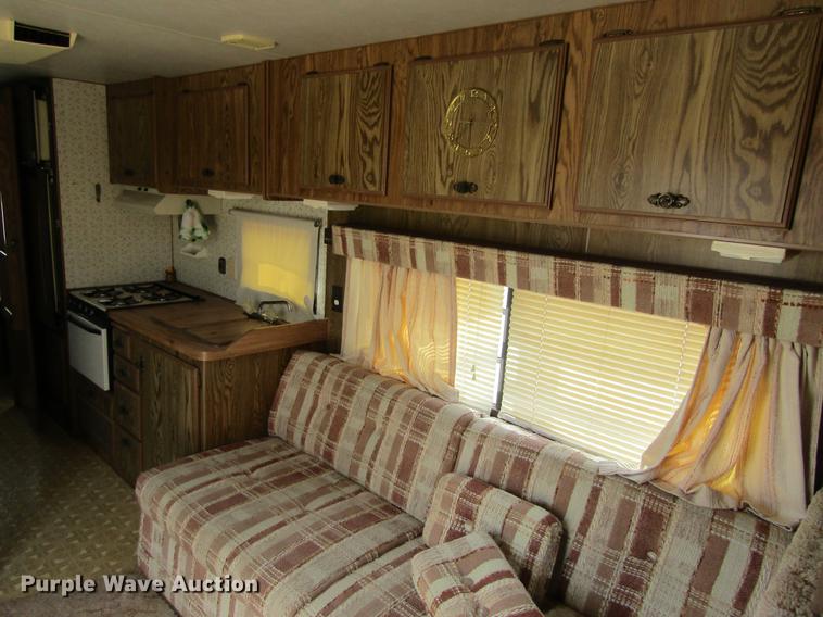 image for item DE6686 1985 Fleetwood Wilderness camper