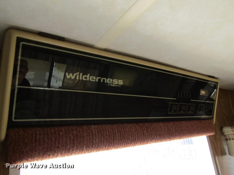 image for item DE6686 1985 Fleetwood Wilderness camper
