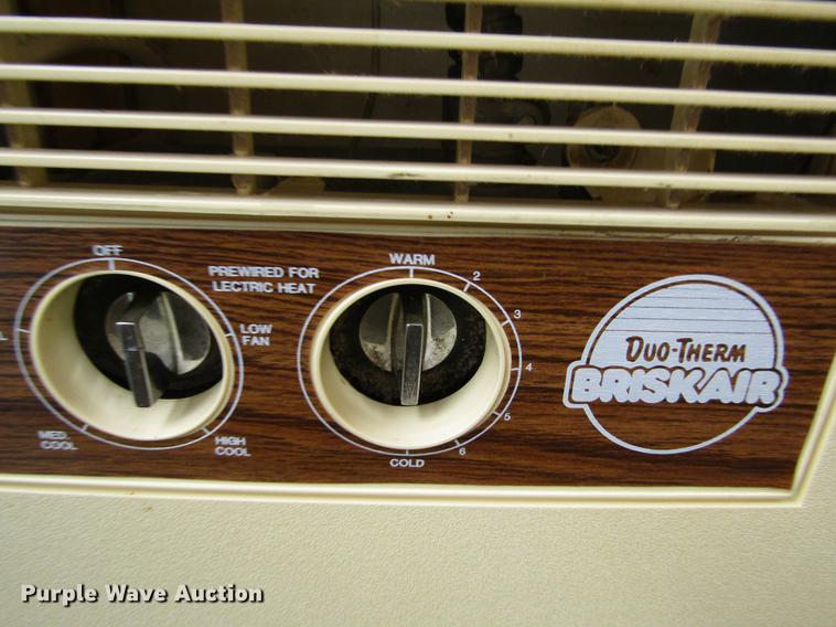 image for item DE6686 1985 Fleetwood Wilderness camper