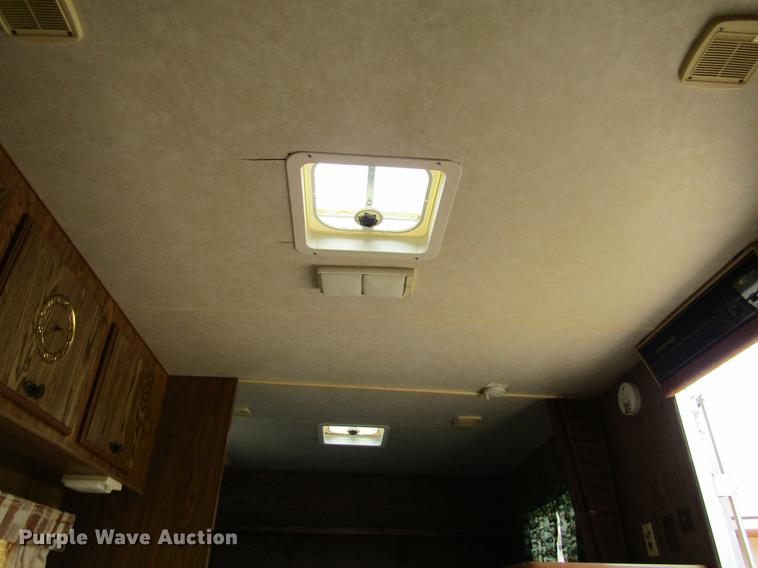 image for item DE6686 1985 Fleetwood Wilderness camper