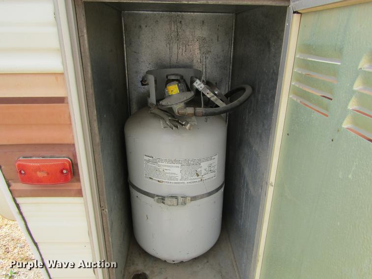 image for item DE6686 1985 Fleetwood Wilderness camper