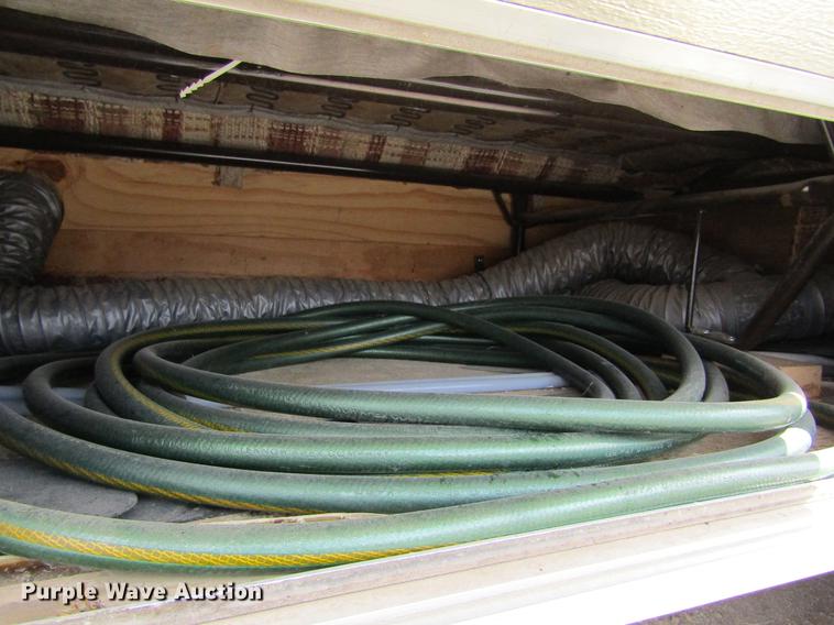 image for item DE6686 1985 Fleetwood Wilderness camper