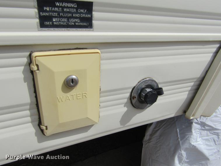 image for item DE6686 1985 Fleetwood Wilderness camper