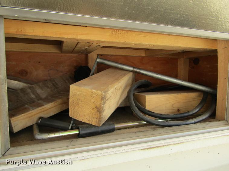 image for item DE6686 1985 Fleetwood Wilderness camper