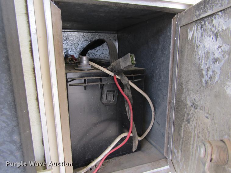 image for item DE6686 1985 Fleetwood Wilderness camper