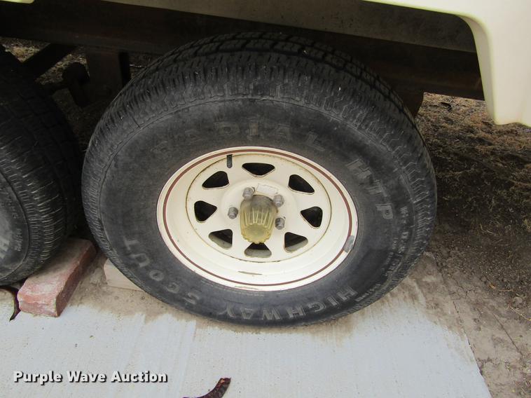 image for item DE6686 1985 Fleetwood Wilderness camper