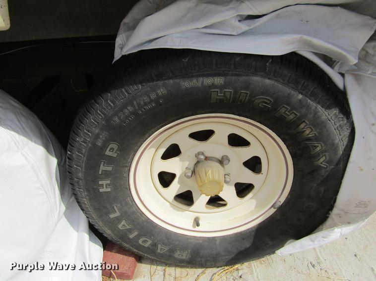 image for item DE6686 1985 Fleetwood Wilderness camper