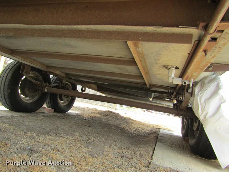 image for item DE6686 1985 Fleetwood Wilderness camper