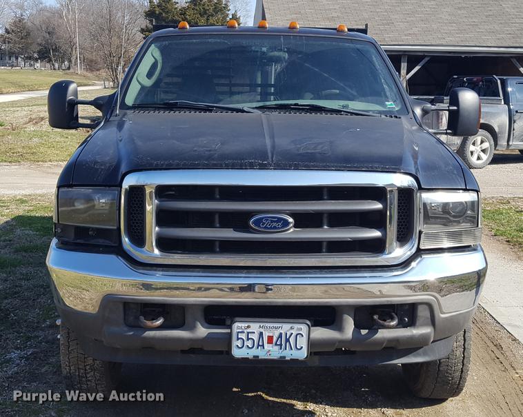 image for item DF3591 2004 Ford F550 flatbed truck