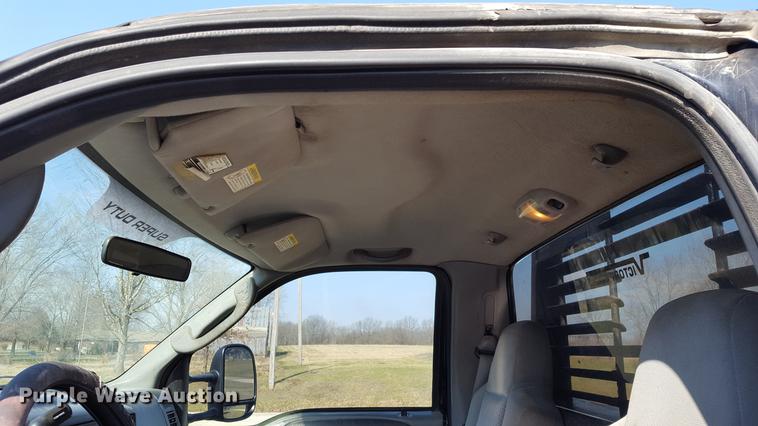 image for item DF3591 2004 Ford F550 flatbed truck