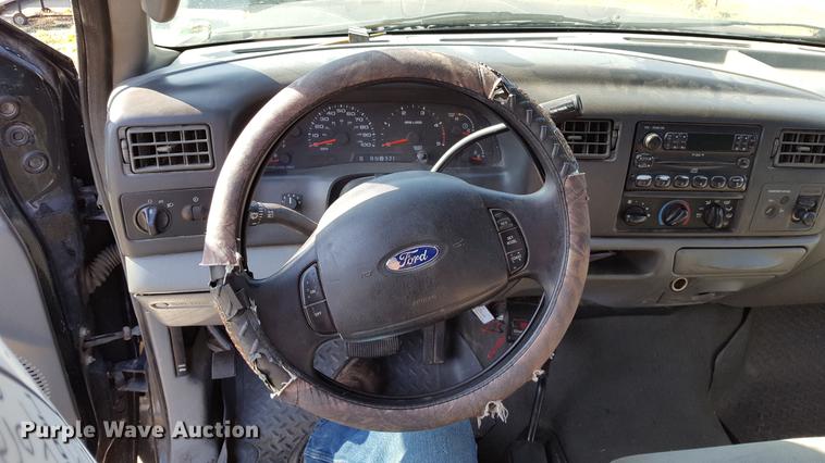 image for item DF3591 2004 Ford F550 flatbed truck