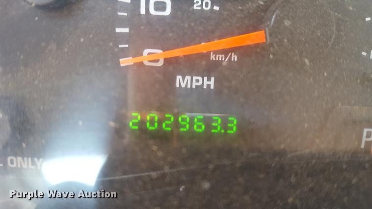 image for item DF3591 2004 Ford F550 flatbed truck