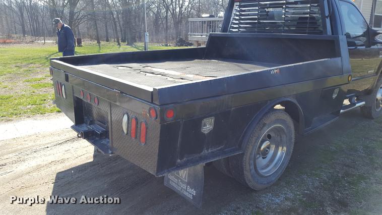 image for item DF3591 2004 Ford F550 flatbed truck