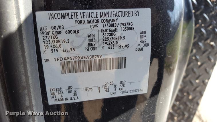 image for item DF3591 2004 Ford F550 flatbed truck