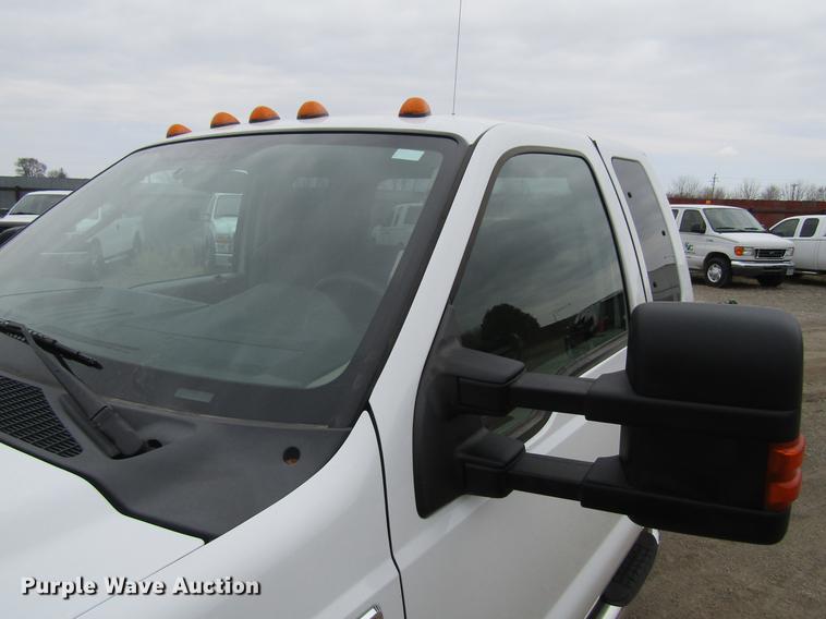 image for item DF3750 2009 Ford F550 SuperCab truck cab and chassis