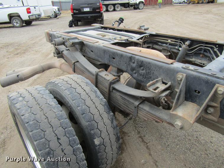 image for item DF3750 2009 Ford F550 SuperCab truck cab and chassis