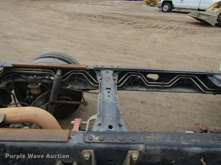 image for item DF3750 2009 Ford F550 SuperCab truck cab and chassis