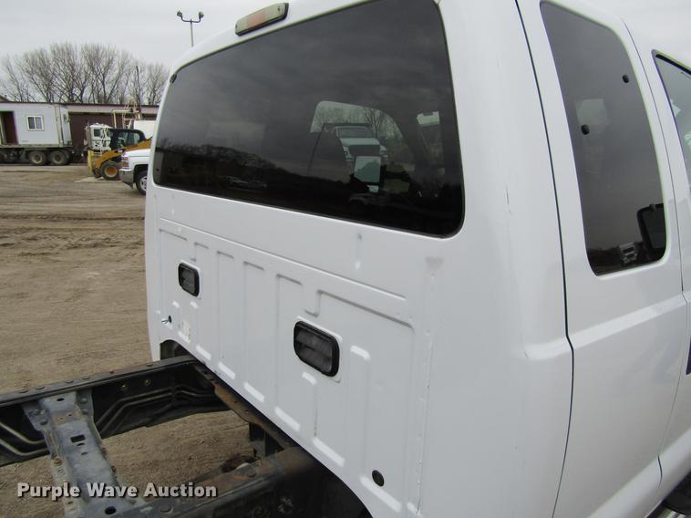 image for item DF3750 2009 Ford F550 SuperCab truck cab and chassis