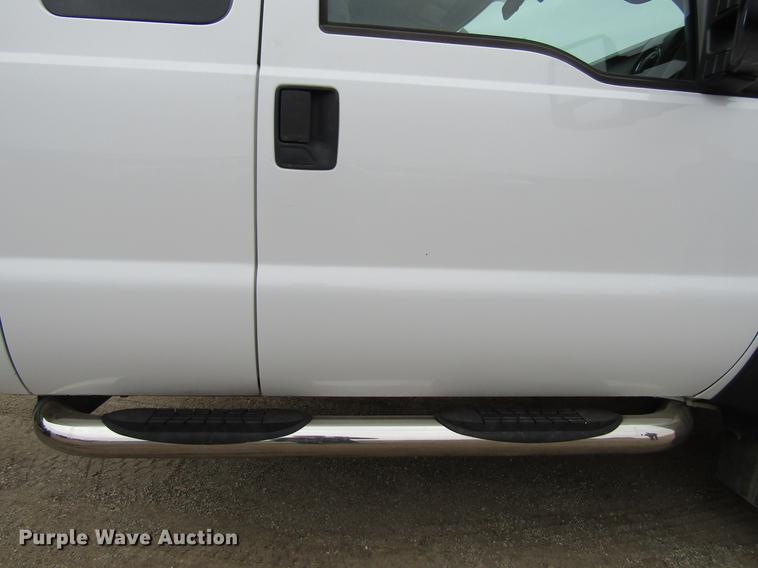 image for item DF3750 2009 Ford F550 SuperCab truck cab and chassis