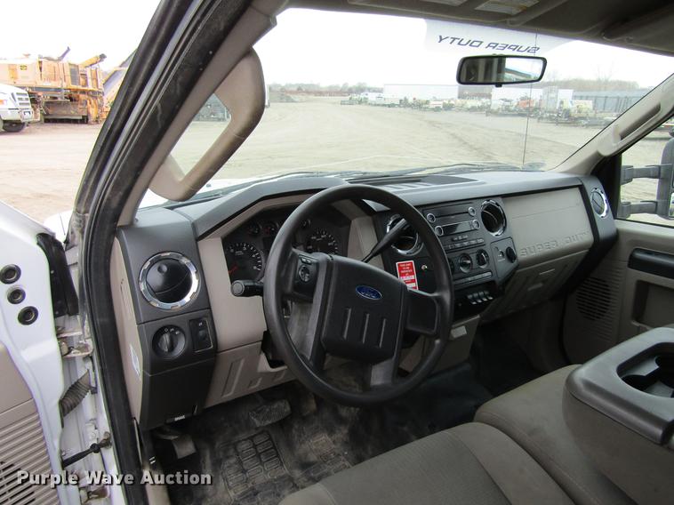 image for item DF3750 2009 Ford F550 SuperCab truck cab and chassis