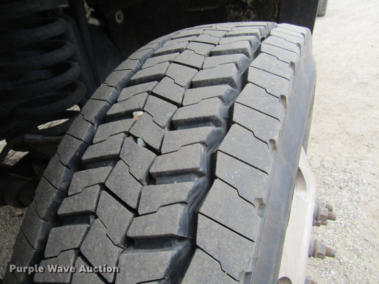 image for item DF3750 2009 Ford F550 SuperCab truck cab and chassis