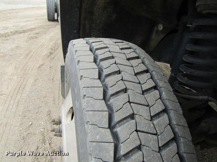 image for item DF3750 2009 Ford F550 SuperCab truck cab and chassis