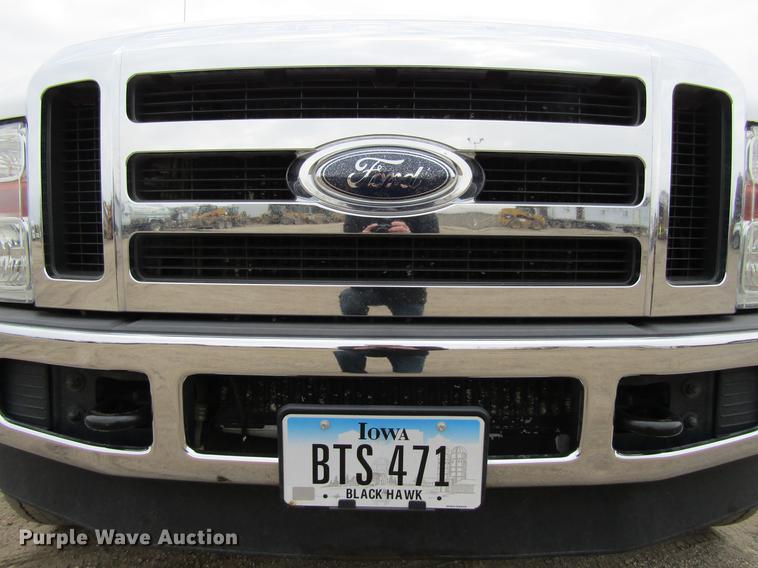 image for item DF3751 2009 Ford F550 SuperCab truck cab and chassis