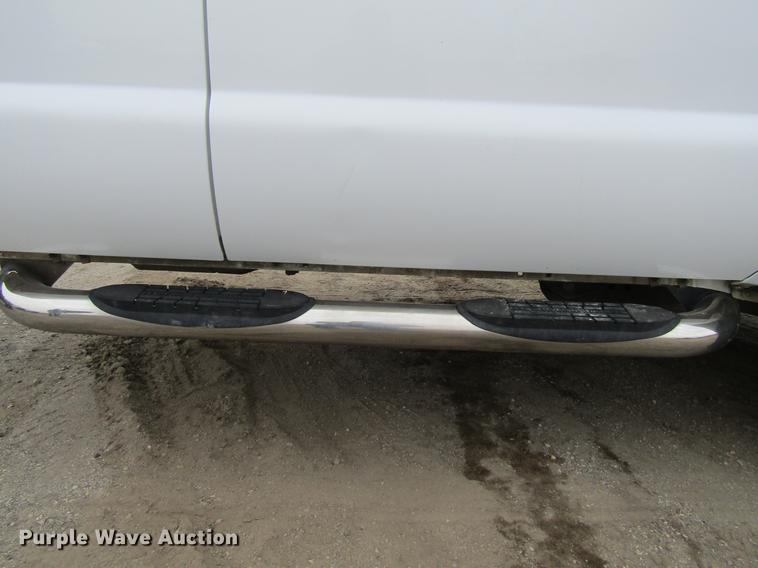 image for item DF3751 2009 Ford F550 SuperCab truck cab and chassis
