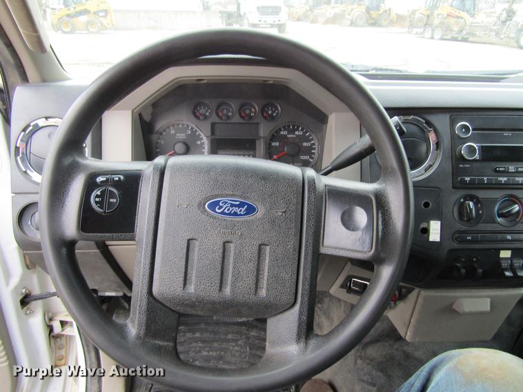 image for item DF3751 2009 Ford F550 SuperCab truck cab and chassis