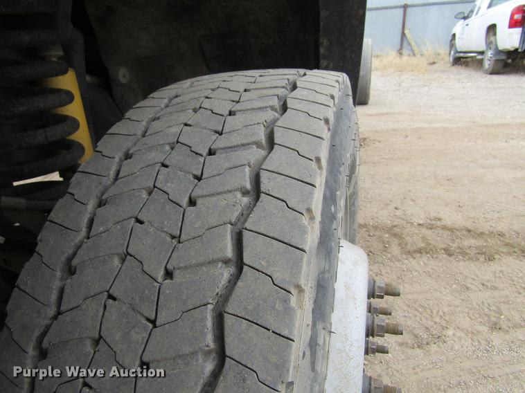 image for item DF3751 2009 Ford F550 SuperCab truck cab and chassis