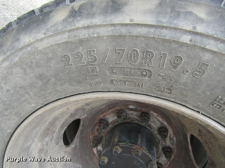 image for item DF3751 2009 Ford F550 SuperCab truck cab and chassis