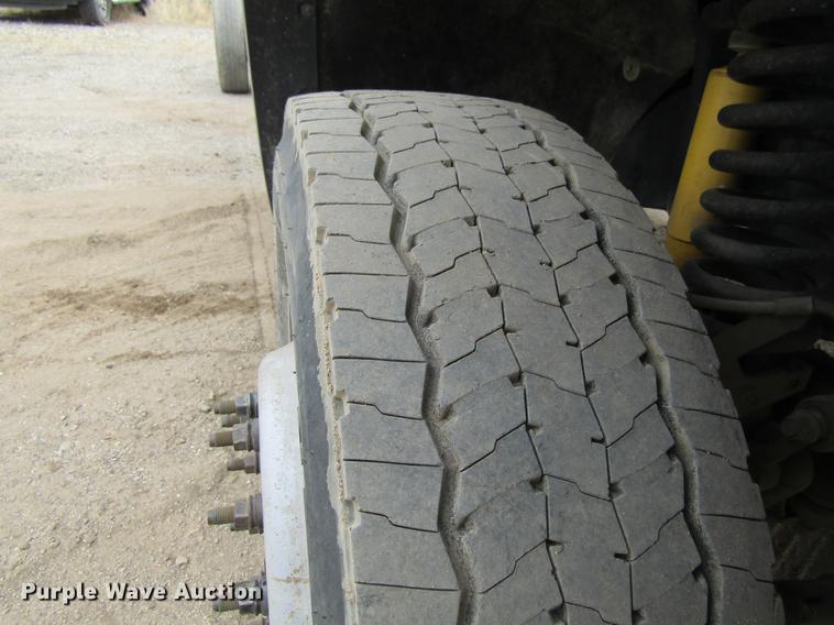 image for item DF3751 2009 Ford F550 SuperCab truck cab and chassis