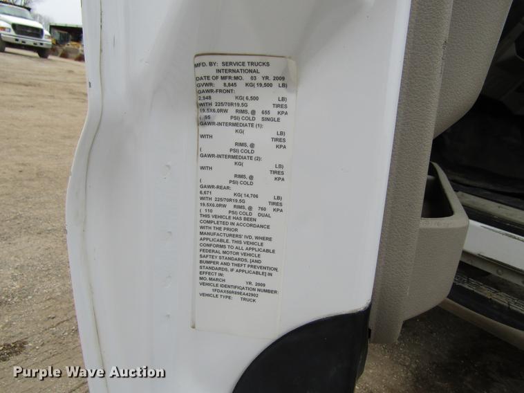 image for item DF3751 2009 Ford F550 SuperCab truck cab and chassis