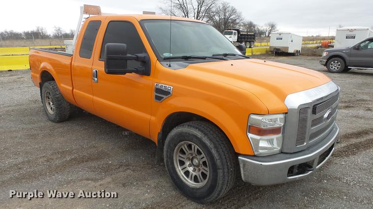 image for item DF4254 2010 Ford F250 Super Duty SuperCab pickup truck