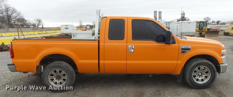 image for item DF4254 2010 Ford F250 Super Duty SuperCab pickup truck