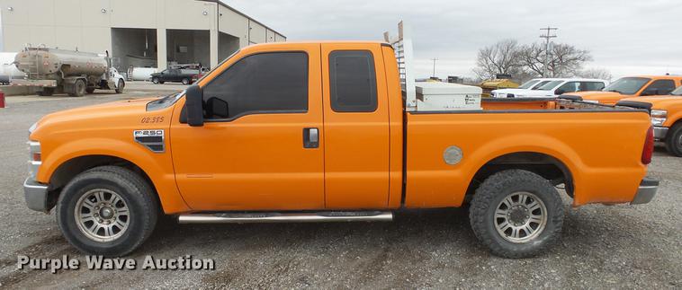 image for item DF4254 2010 Ford F250 Super Duty SuperCab pickup truck