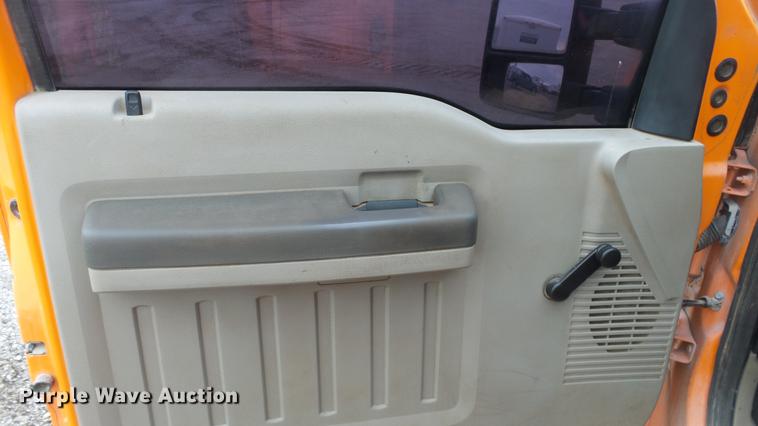 image for item DF4254 2010 Ford F250 Super Duty SuperCab pickup truck