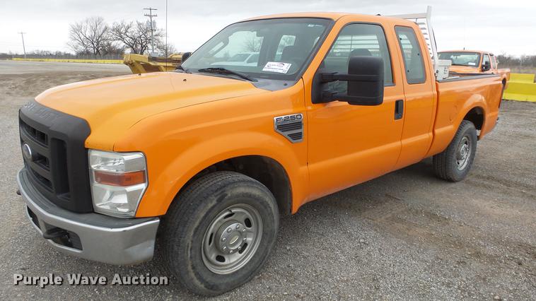 image for item DF4255 2010 Ford F250 Super Duty SuperCab pickup truck