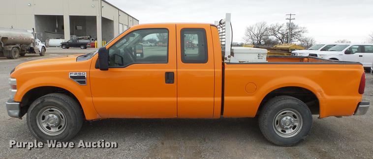 image for item DF4255 2010 Ford F250 Super Duty SuperCab pickup truck