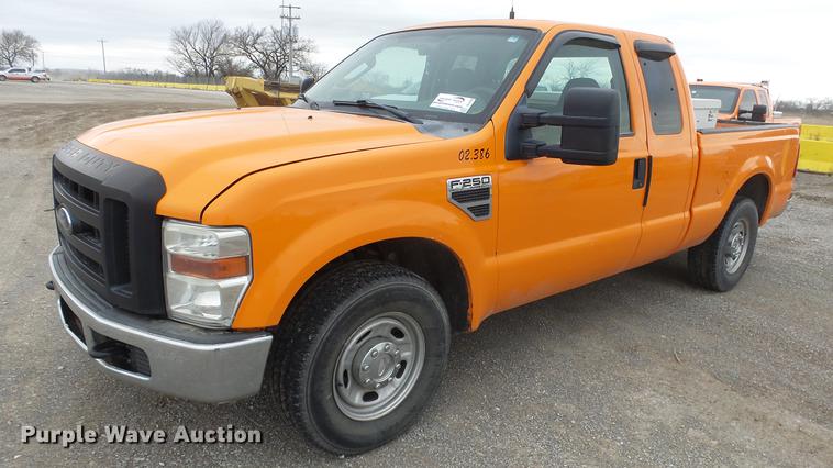 image for item DF4256 2010 Ford F250 Super Duty SuperCab pickup truck