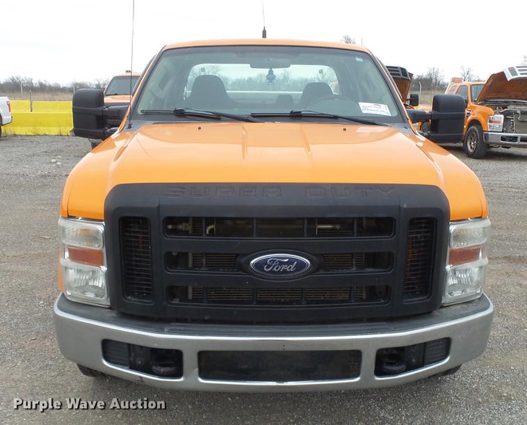 image for item DF4256 2010 Ford F250 Super Duty SuperCab pickup truck