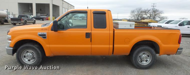 image for item DF4256 2010 Ford F250 Super Duty SuperCab pickup truck