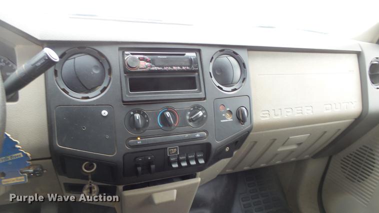 image for item DF4256 2010 Ford F250 Super Duty SuperCab pickup truck