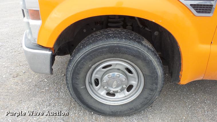 image for item DF4256 2010 Ford F250 Super Duty SuperCab pickup truck