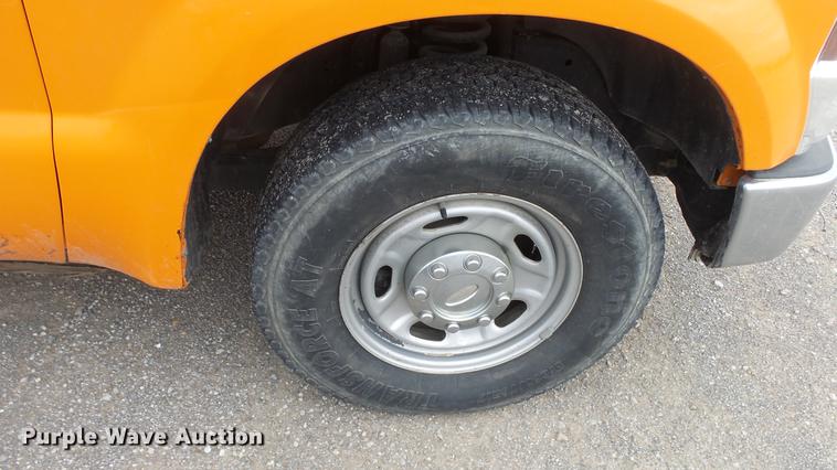 image for item DF4256 2010 Ford F250 Super Duty SuperCab pickup truck