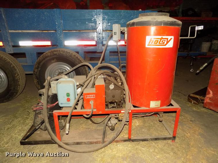 image for item DO9026 Hotsy 811 hot water pressure washer