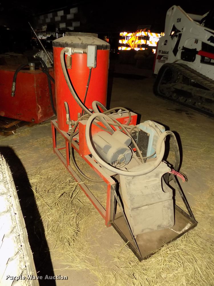 image for item DO9026 Hotsy 811 hot water pressure washer