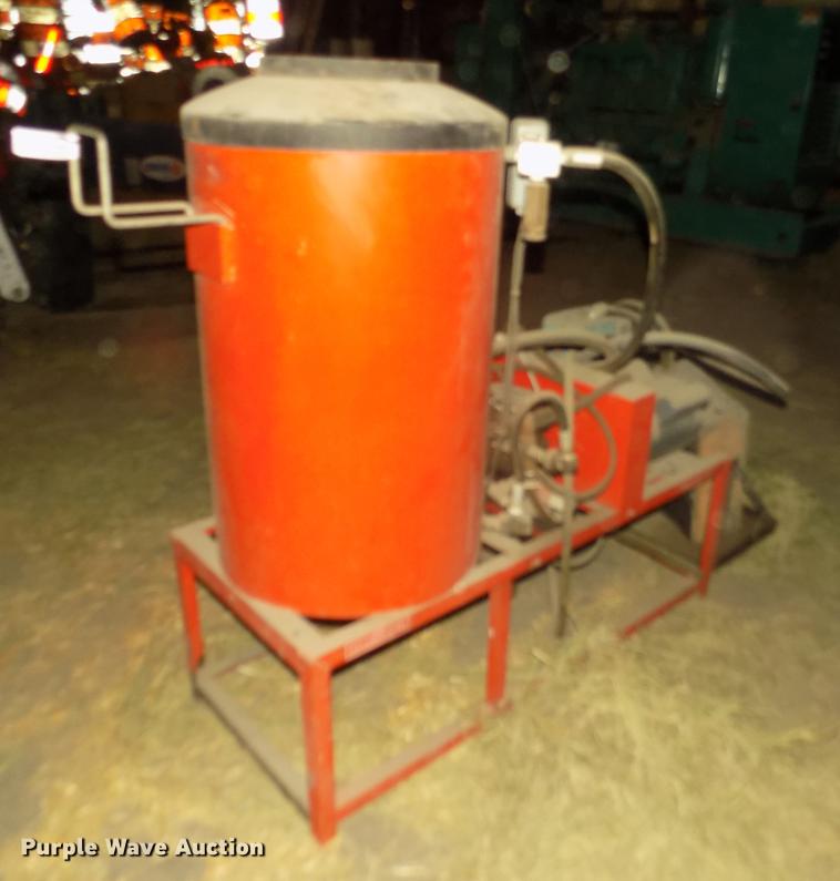 image for item DO9026 Hotsy 811 hot water pressure washer