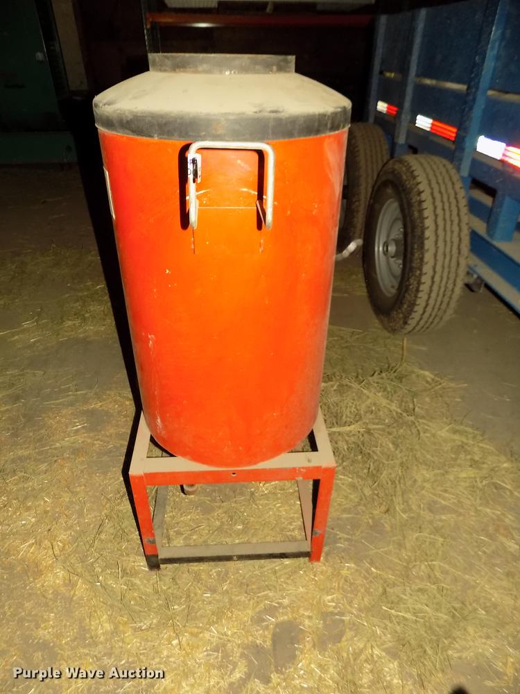 image for item DO9026 Hotsy 811 hot water pressure washer