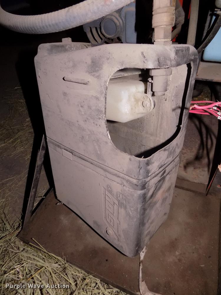 image for item DO9026 Hotsy 811 hot water pressure washer